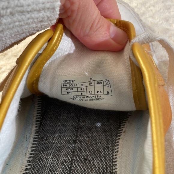 🤩host Pick🤩 Unisex PF Flyer Sizzling Gold and Bold Rare Sneakers by NB - Picture 5 of 8